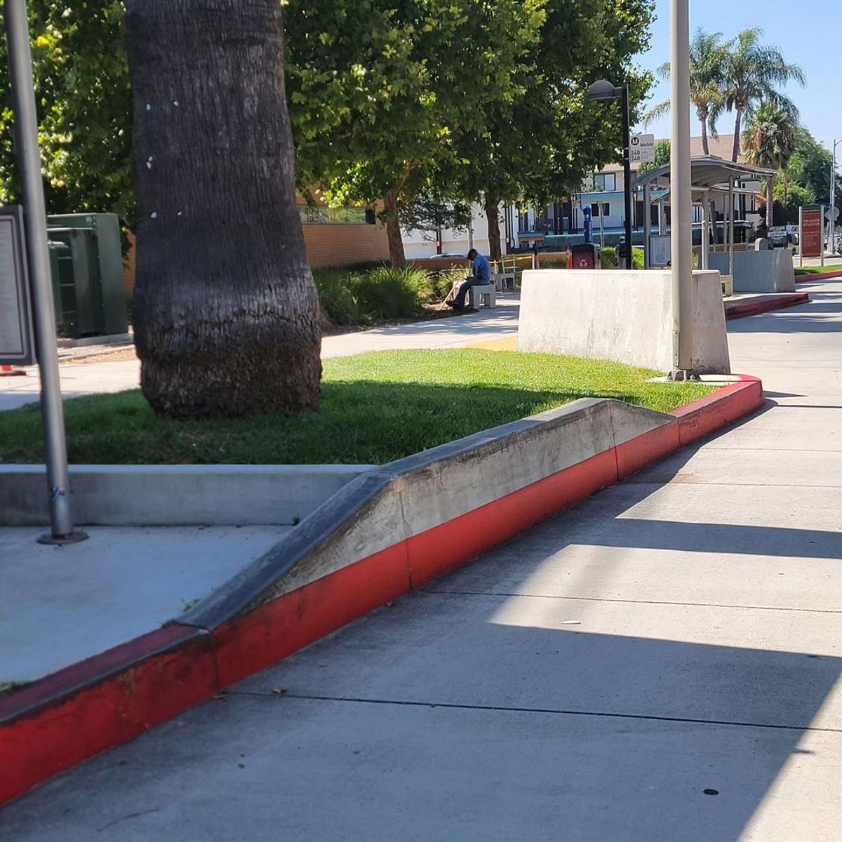 Image for skate spot CSUN - Curb Ledge