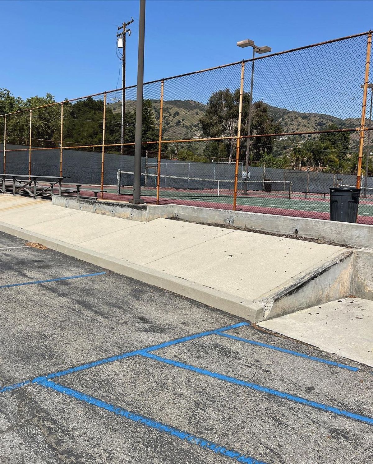 Image for skate spot Glendora High School - Bank To Ledge