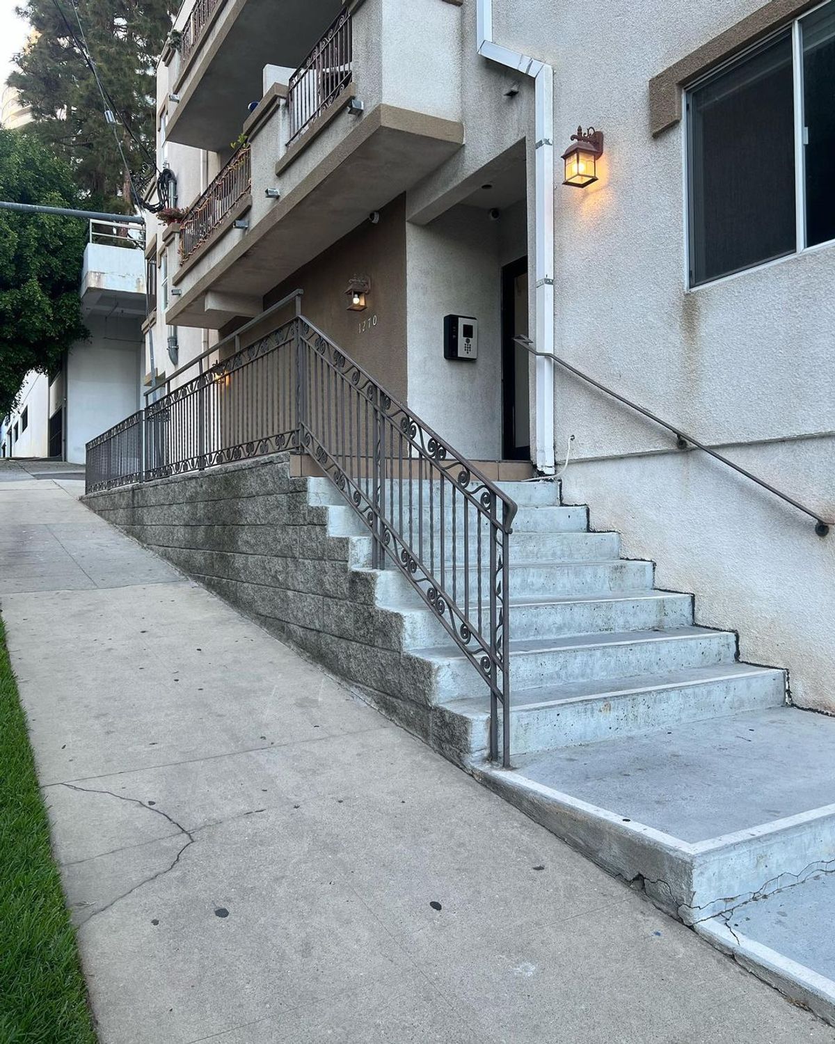 Image for skate spot Stoner Ave - Gap Over Rail