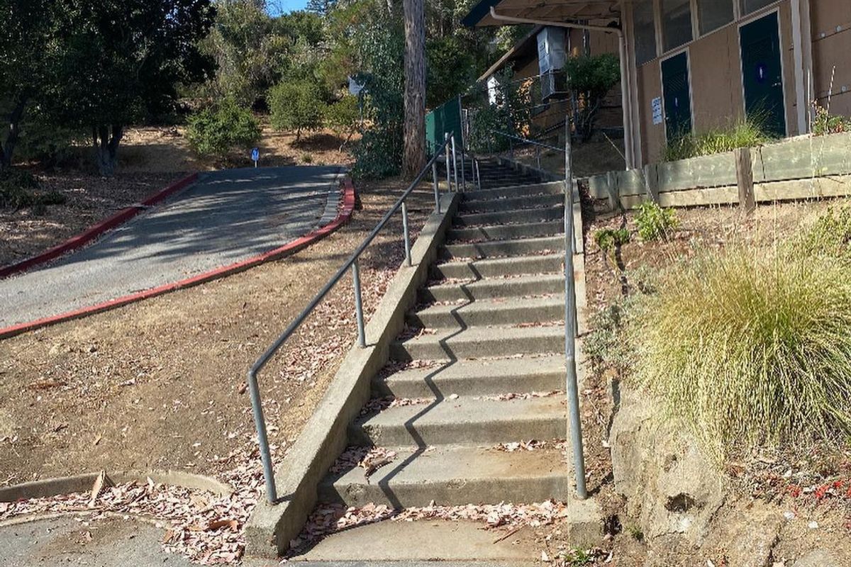 Image for skate spot Arundel Elementary Long 12 Stair Rail