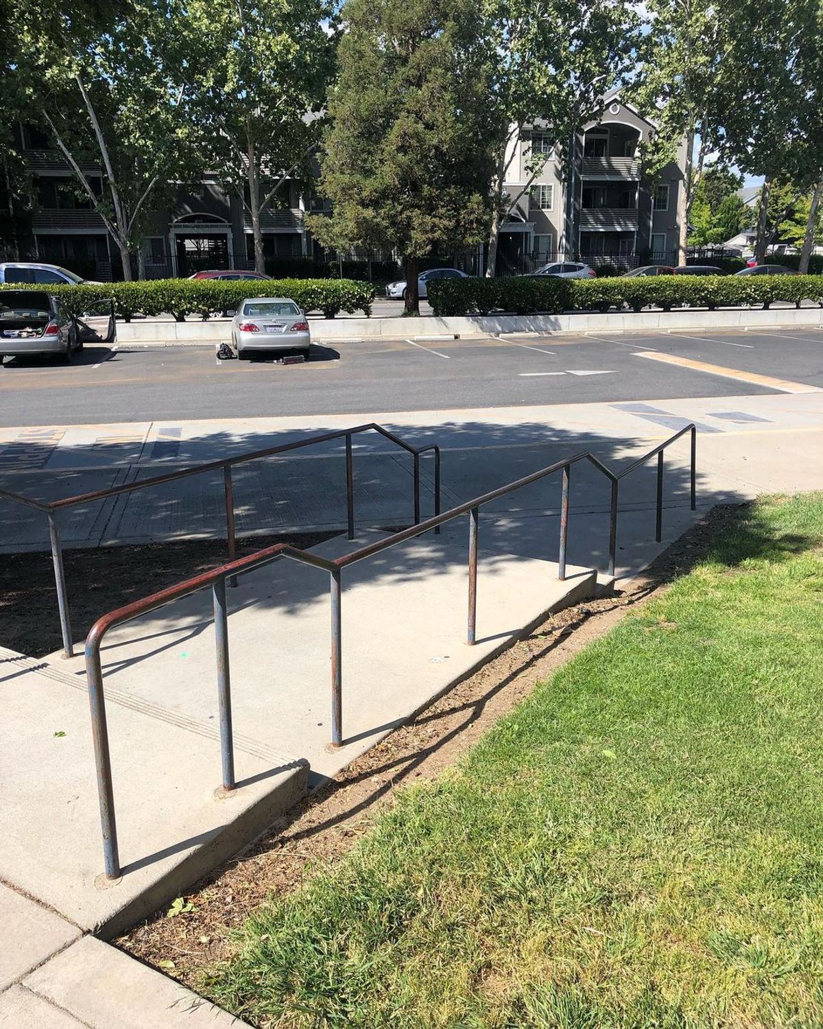 Image for skate spot Allen At Steinbeck Elementary - Double Kink Out Rail