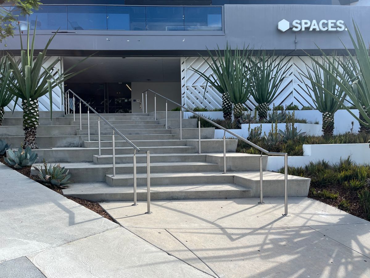 Image for skate spot Spaces - Long 12 Stair Rail