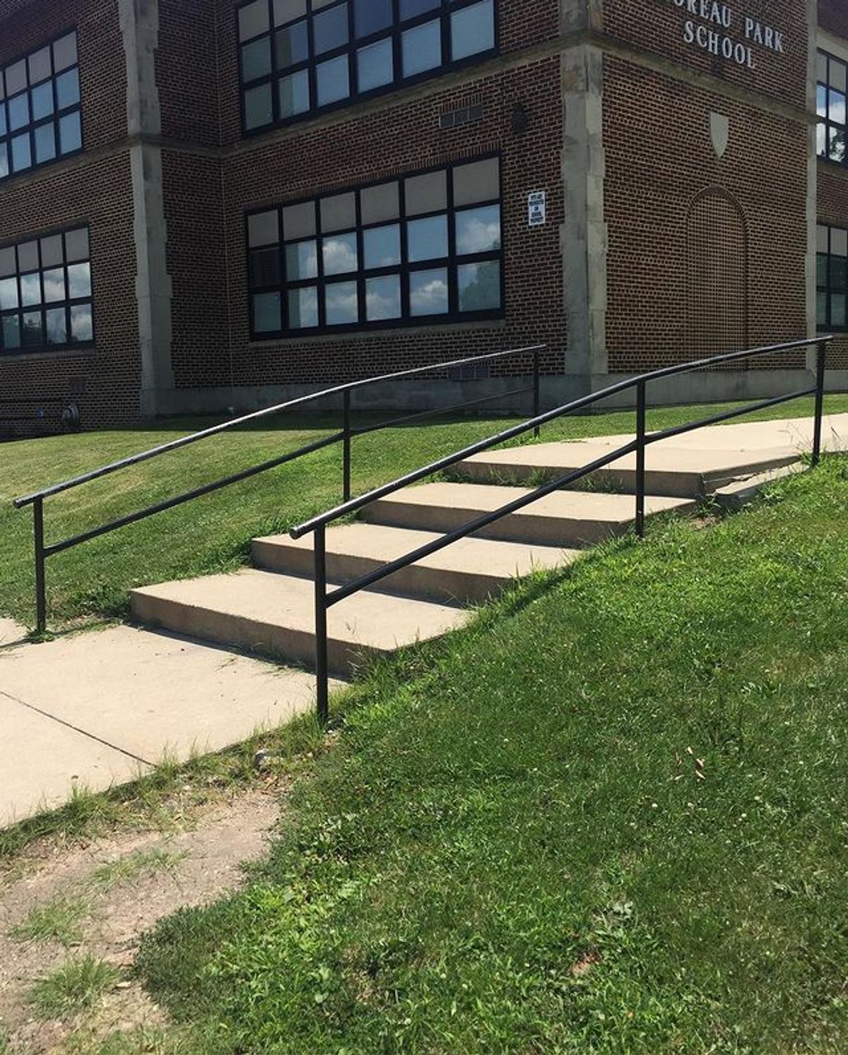 Image for skate spot Thoreau Park Elementary School - Long 4 Stair Rail