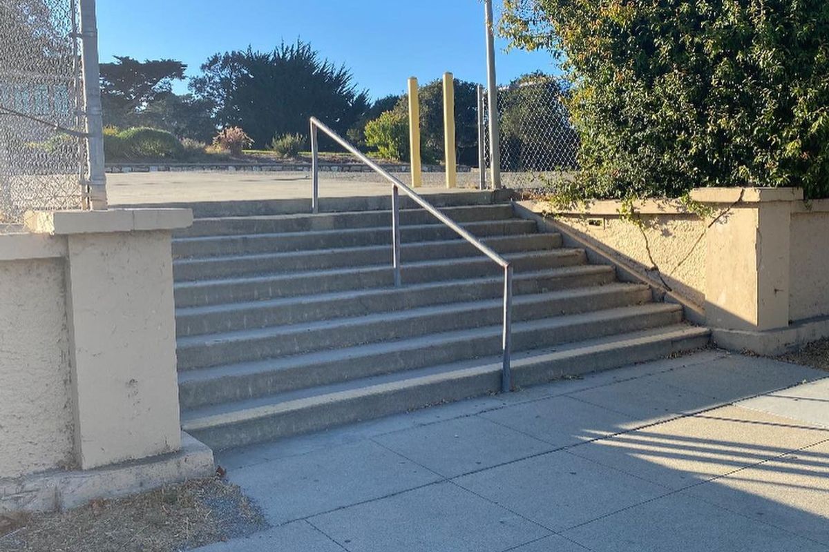 Image for skate spot Monterey High School 9 Stair Rail