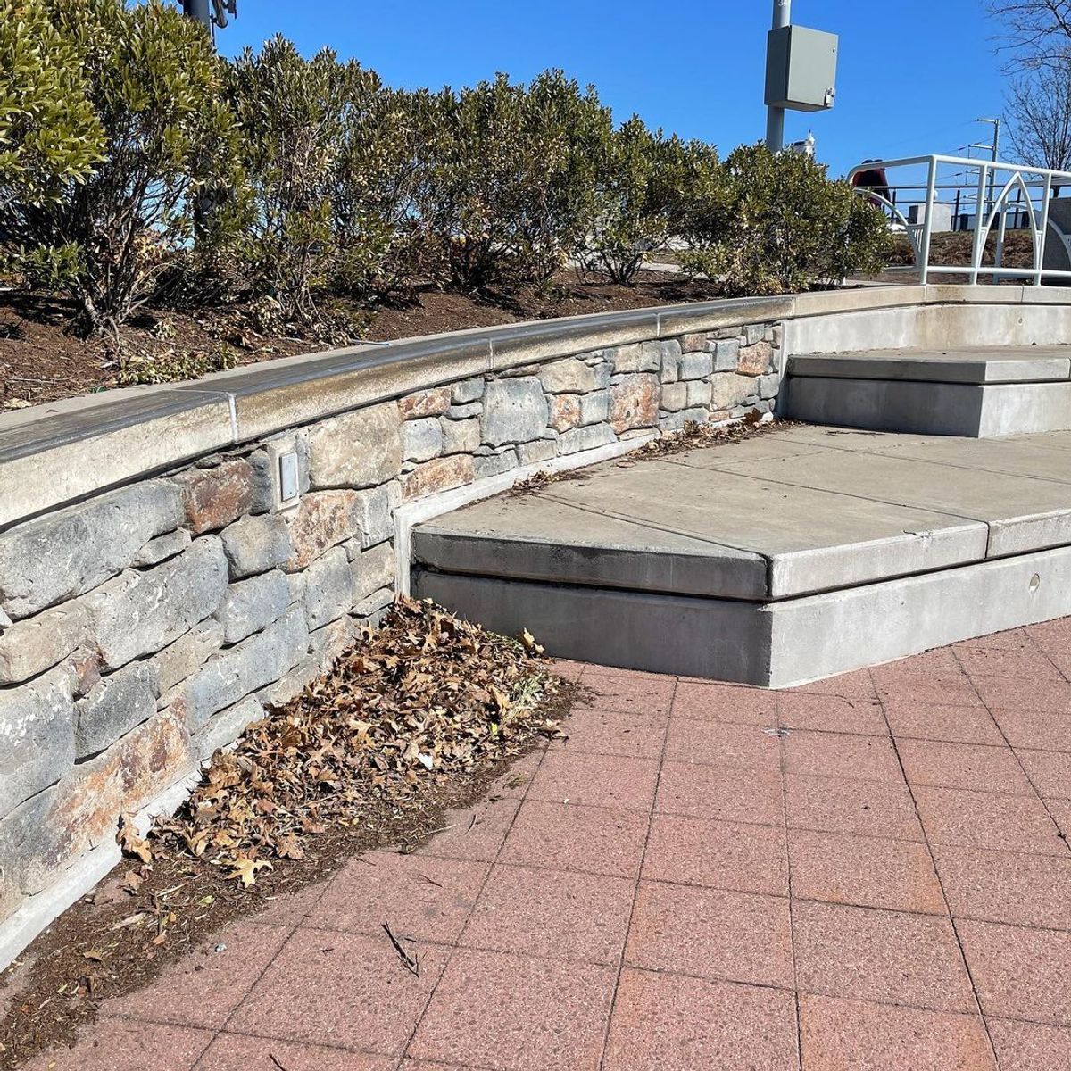 Image for skate spot Flatbush Ave Station - Out Ledge