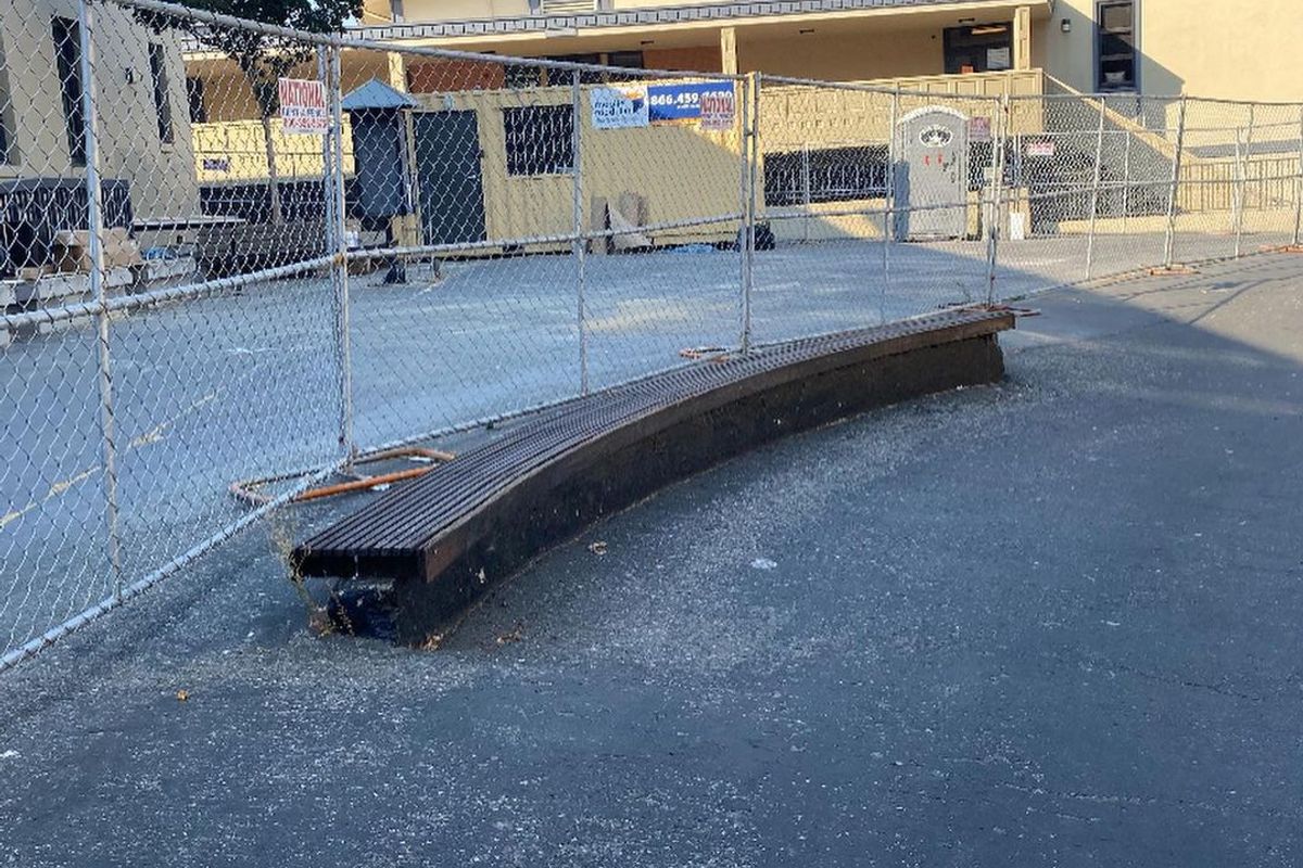 Image for skate spot Los Gatos High School Curved Wood Ledge