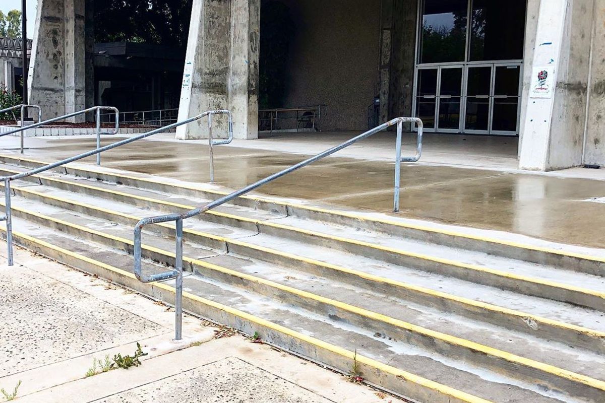 Image for skate spot Southwestern College 5 Stair Kink Rail