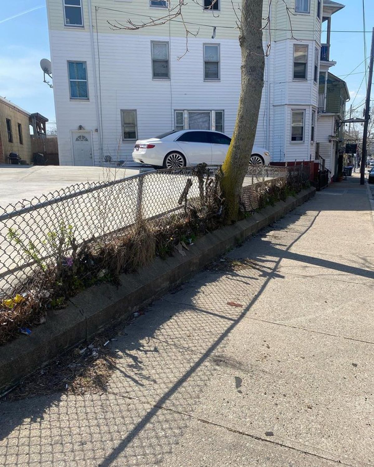 Image for skate spot Branch Ave - Fence Gap