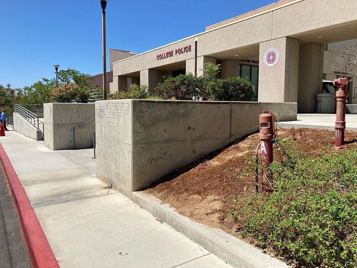 Image for skate spot Norco College - Out Ledge To Street