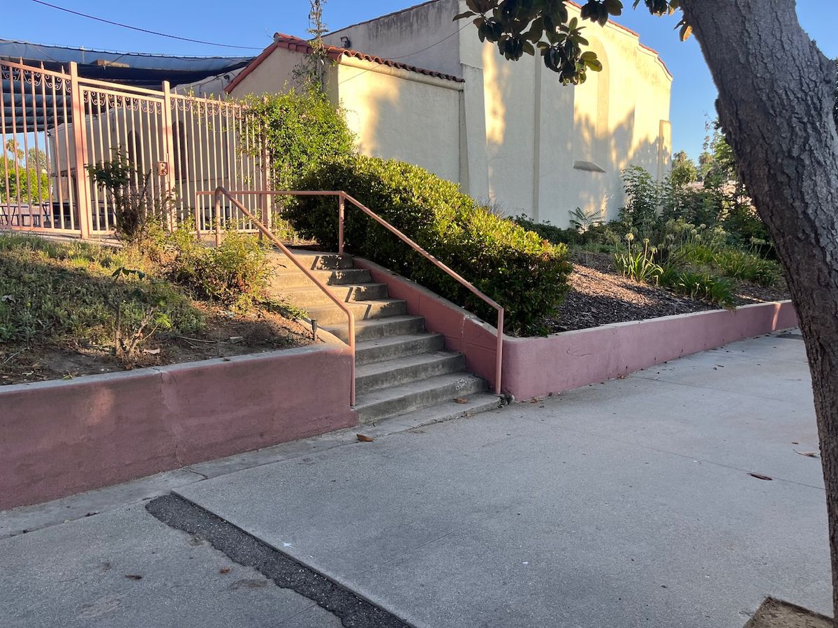 Image for skate spot Saint Francis School - 9 Stair Rail