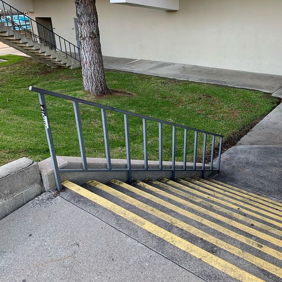 Image for skate spot La Cañada High School 10 Stair Rail