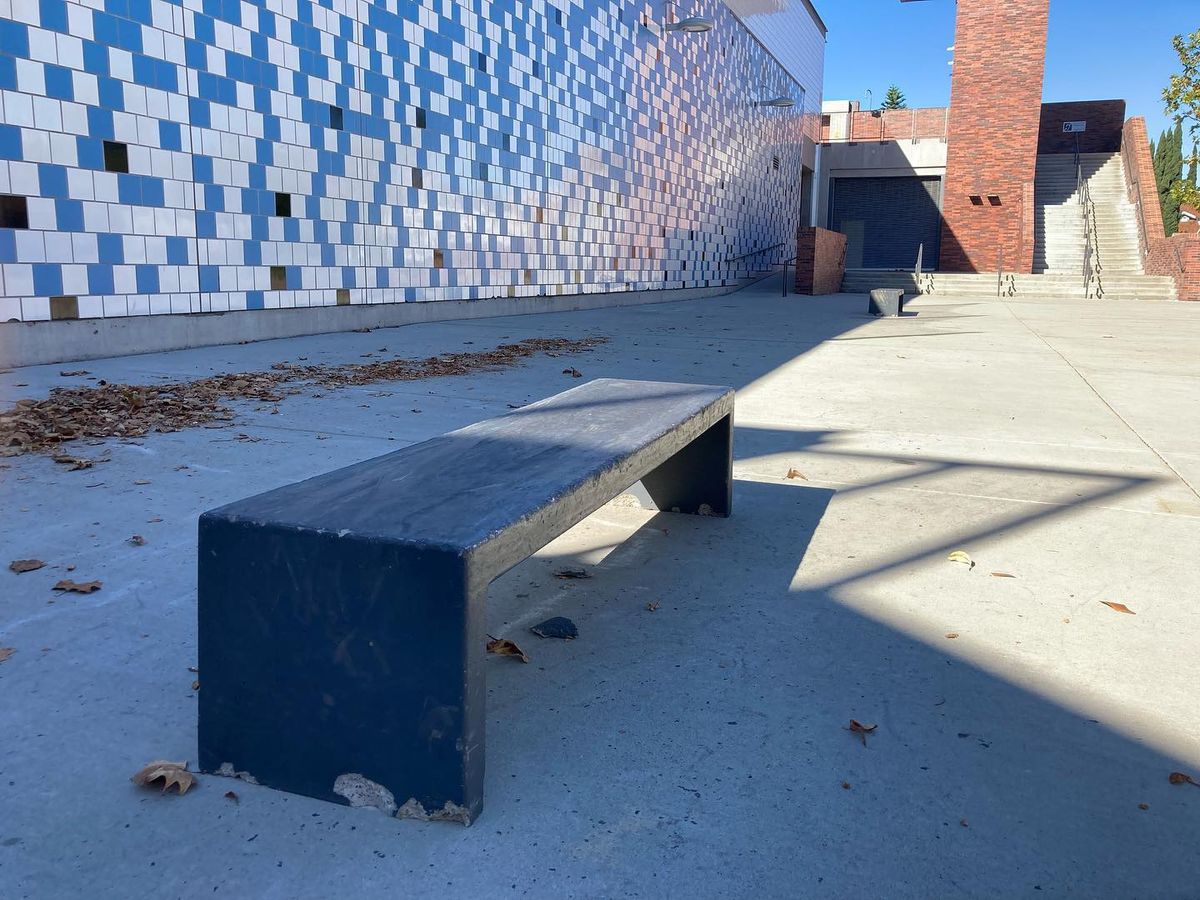 Image for skate spot Los Angeles City College - Benches / Ledges