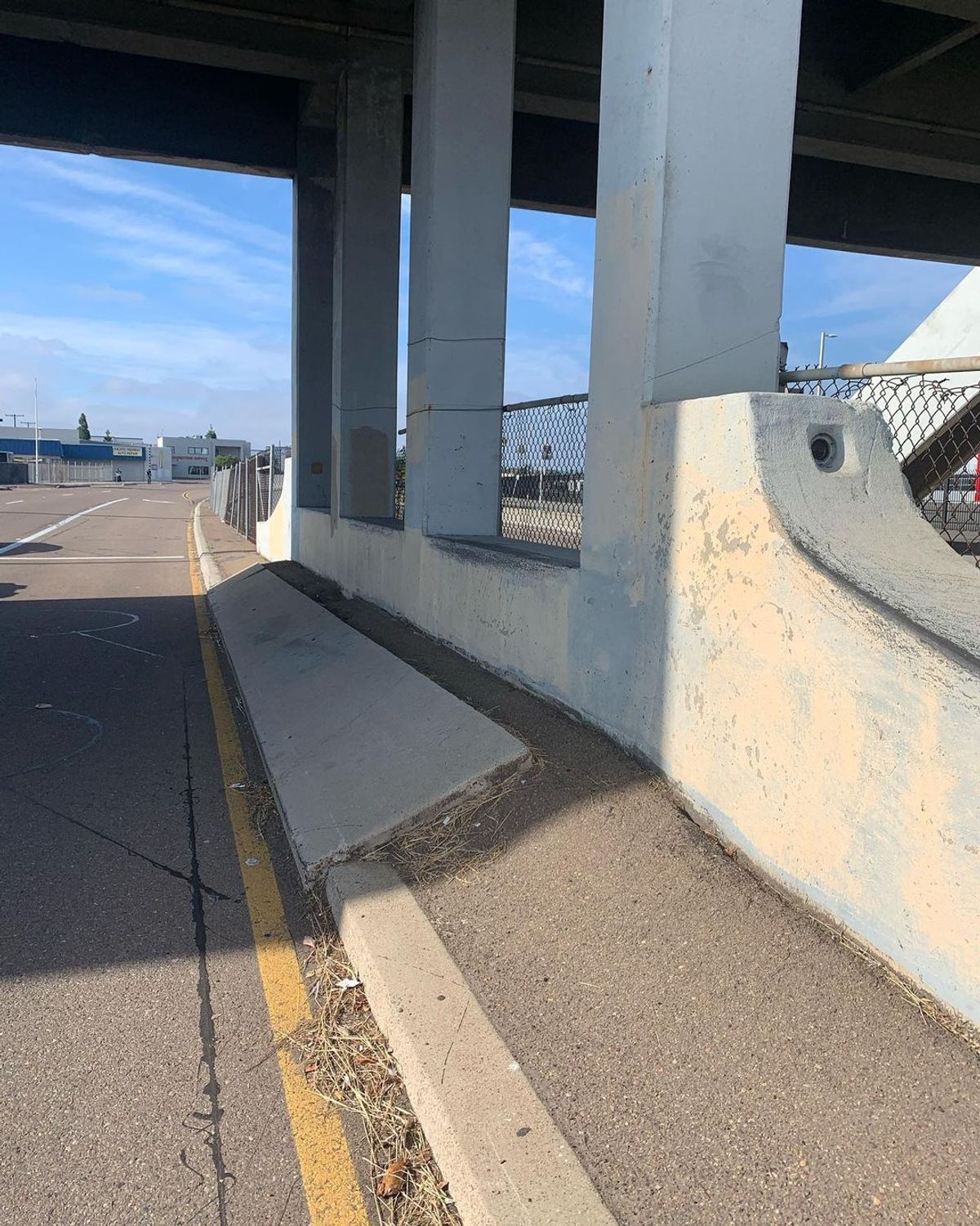 Image for skate spot Pacific Hwy - Bank To Ledge