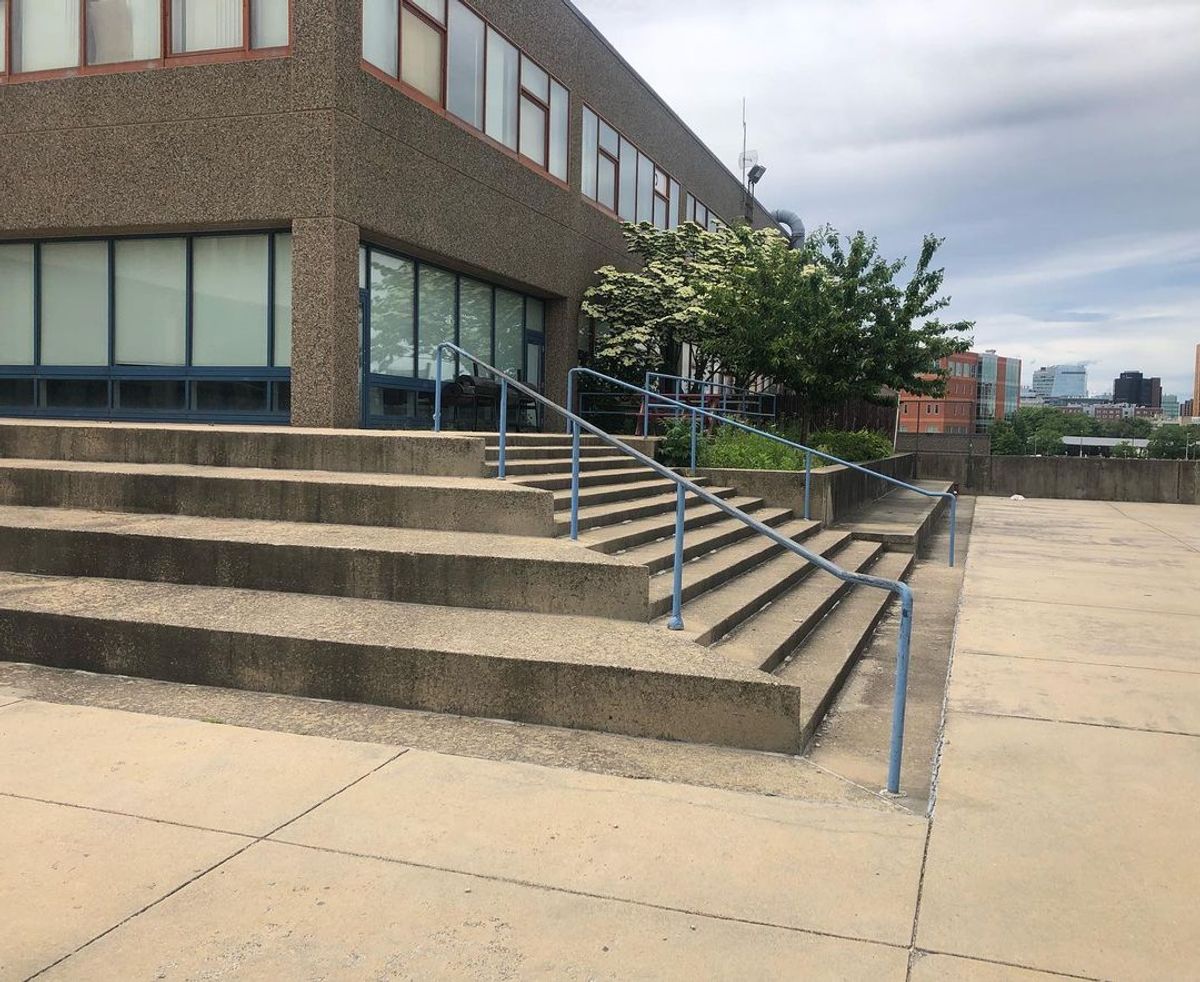 Image for skate spot Madison Park Technical Vocational High School - 4 Block Rail