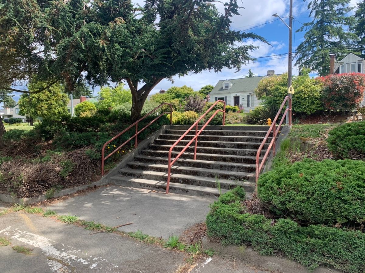 Image for skate spot Whitman Middle School - 10 Stair Rail