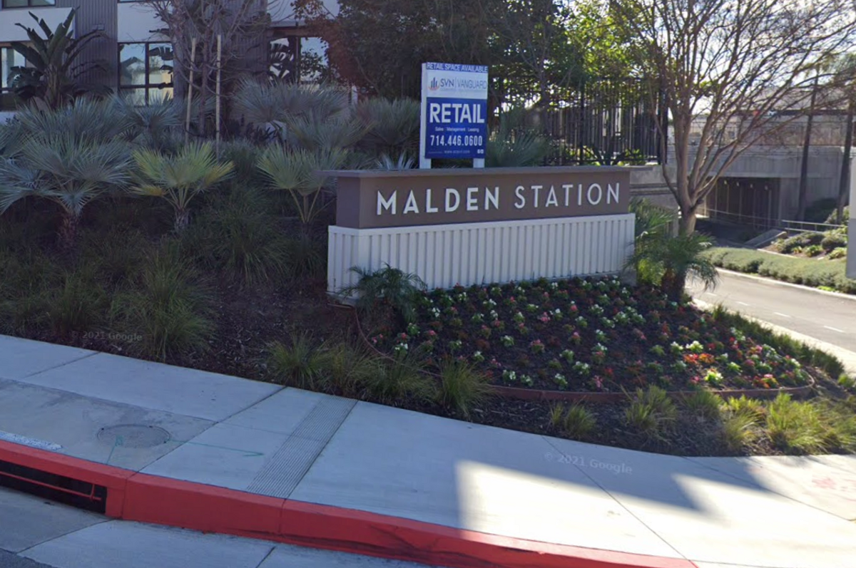 Image for skate spot Malden Station - Gap Off Sign