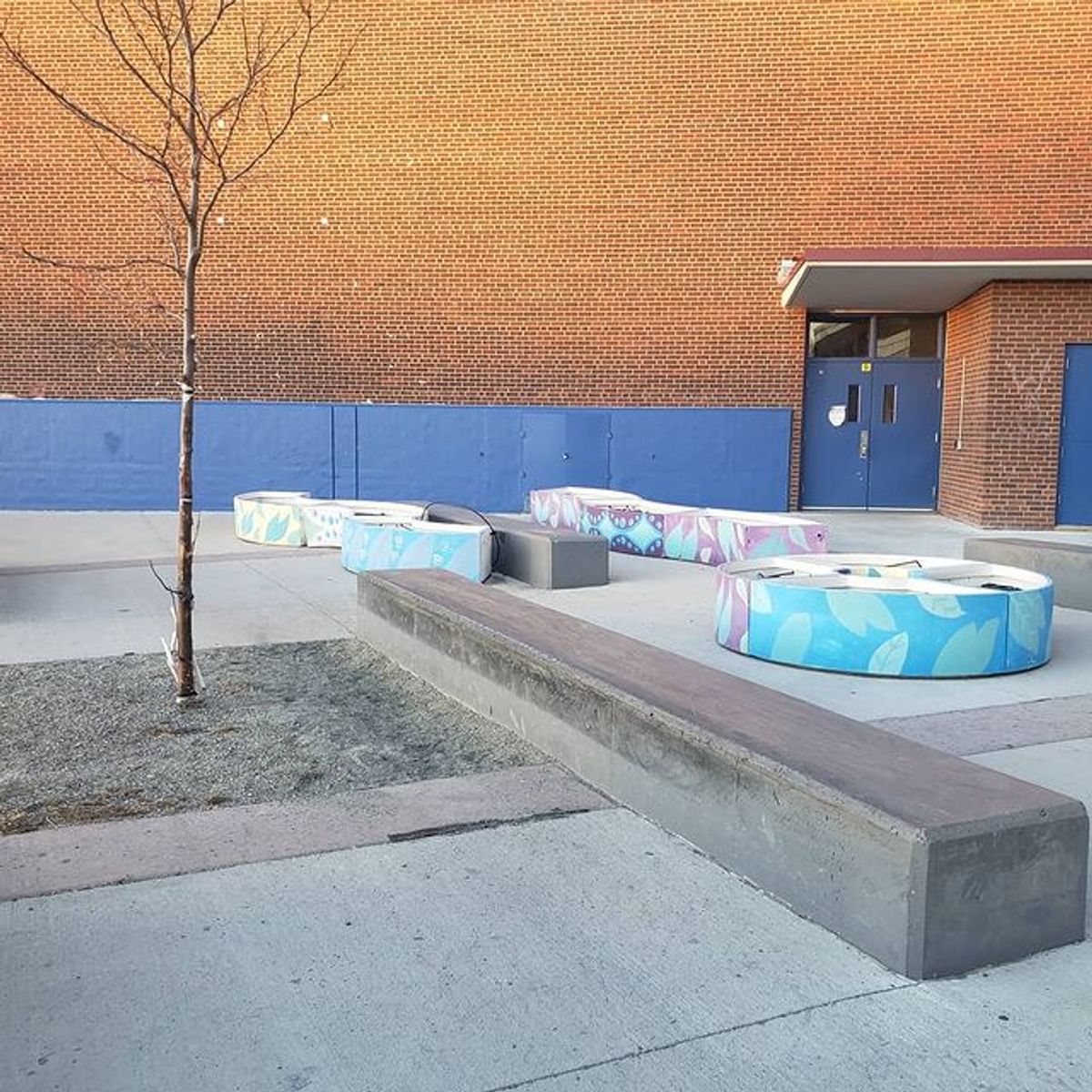 Image for skate spot KIPP Denver Collegiate High School Ledges