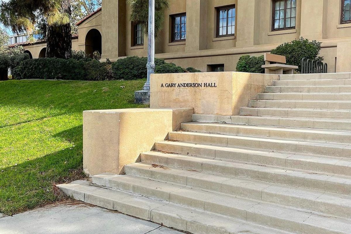 Image for skate spot UC Riverside Gary Anderson Drop