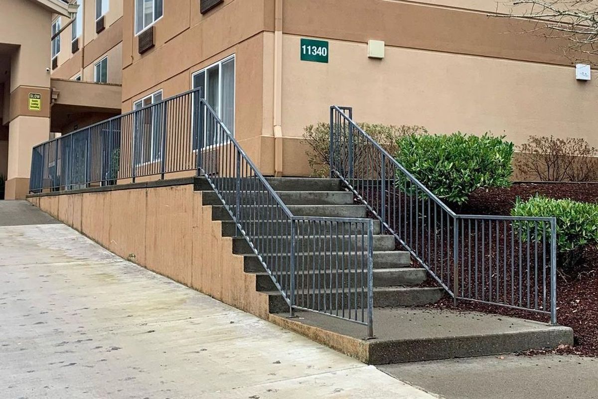 Image for skate spot Comfort Suites 8 Flat Over Rail