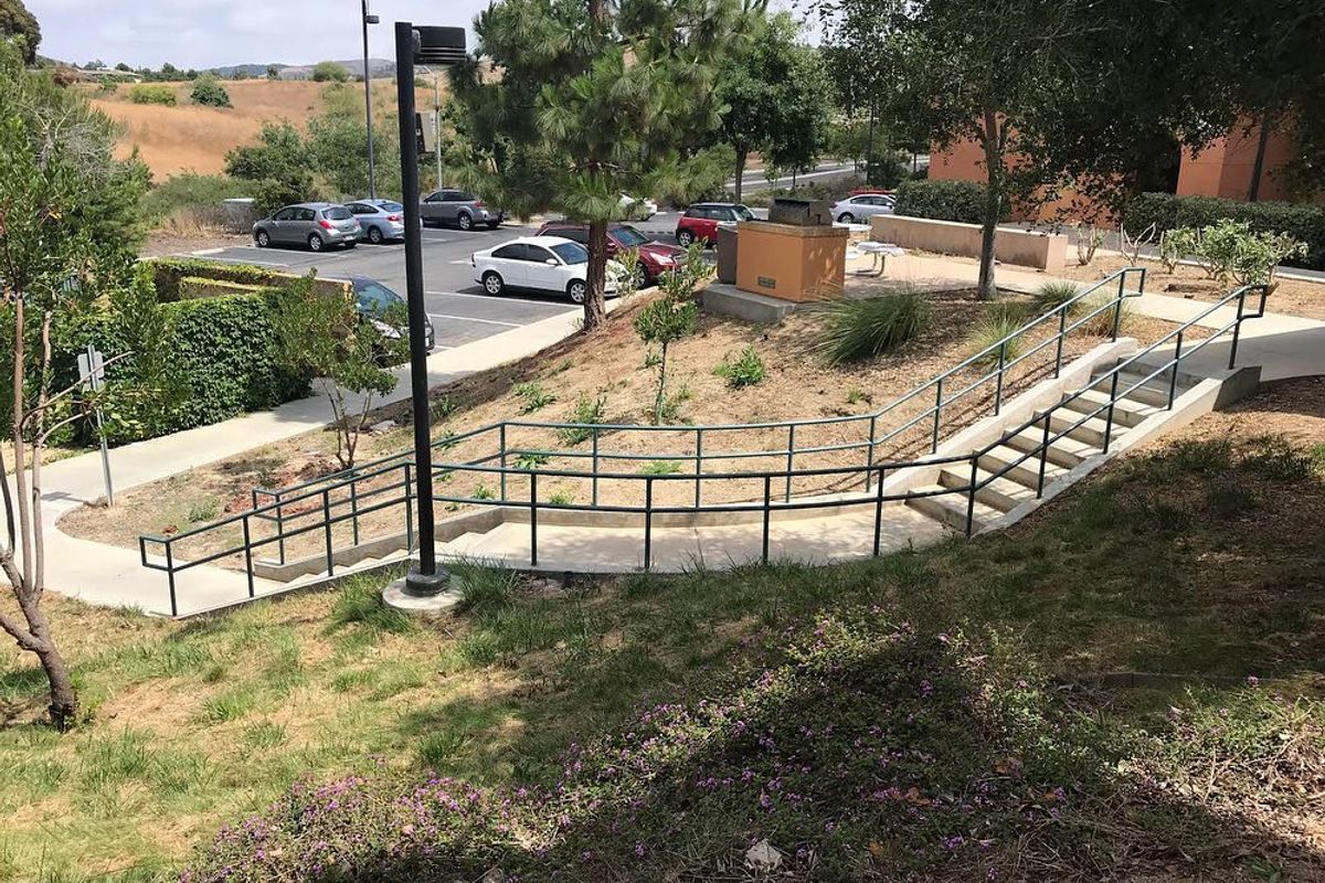 Image for skate spot Palo Verde - Double Kink Rail