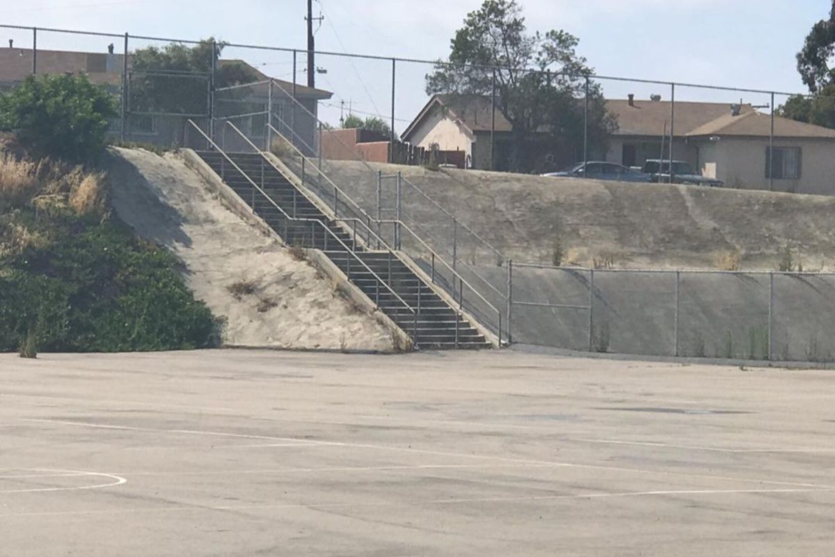 Image for skate spot Freese Elementary Over Rail Into Bank