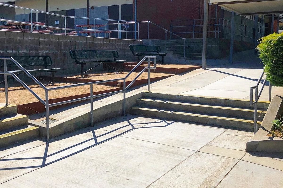 Image for skate spot Ridgecrest Intermediate School 3 Stair Out Rail