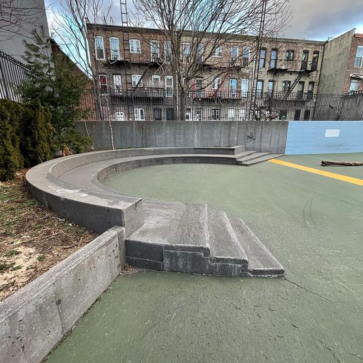 Image for skate spot PS 239 Ledges