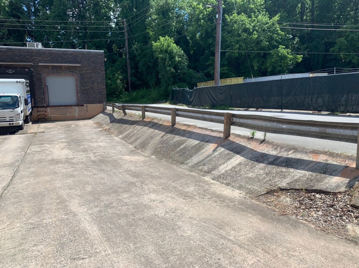 Image for skate spot Value Village - Guardrail to Bank