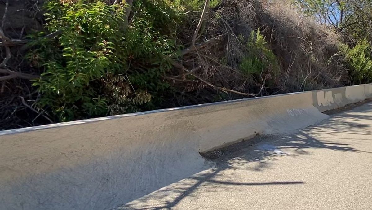 Image for skate spot Ventura River Trail - DIY Barriers
