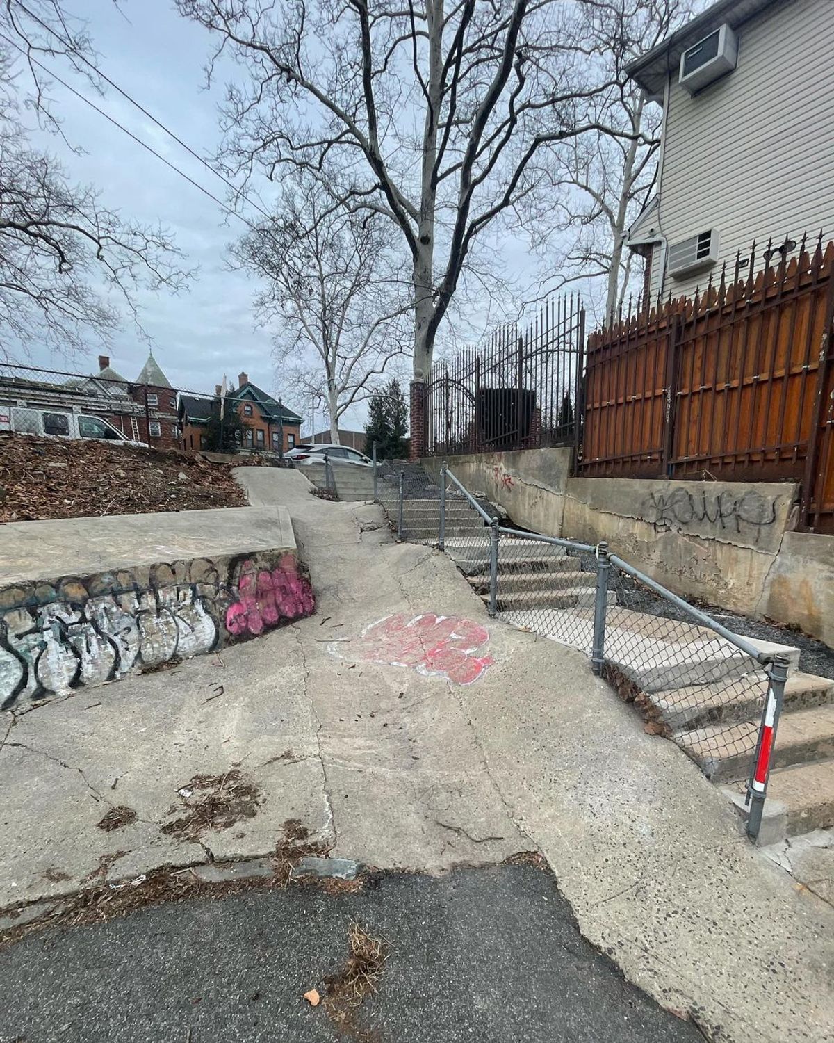 Image for skate spot Highland Boulevard - Over Fence into Bank