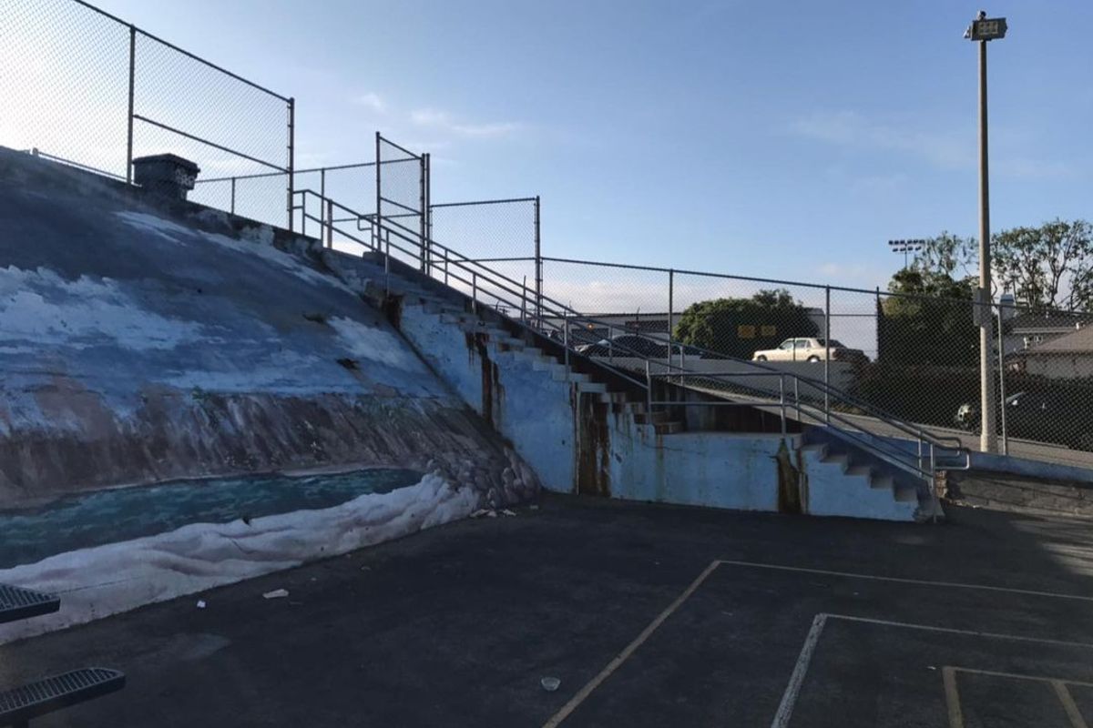 Image for skate spot Dana Middle School Over Rail Into Bank