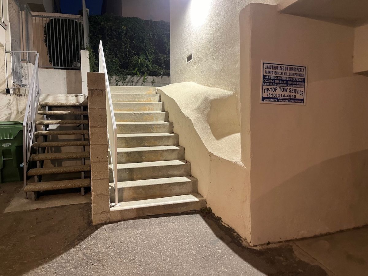 Image for skate spot 10 Stair Bank Drop Off