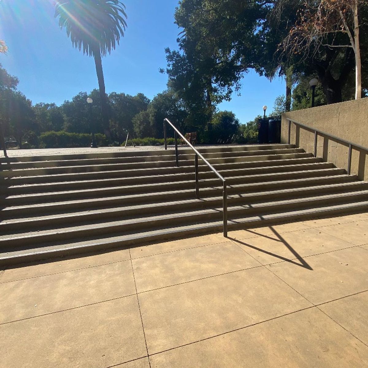 Image for skate spot Stanford University - 10 Stair Rail