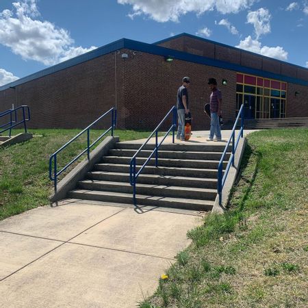 Image for Lindale Middle School - 7 Stair Rail