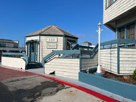 Preview image for Redondo Beach Pier - Gap Over Rail