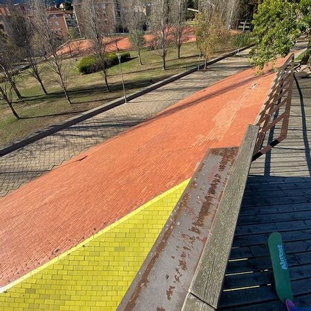 Image for skate spot Parque Central de Nou Barris Rail To Bank thumbnail 2