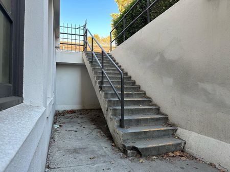 Image for East Whittier Middle School - 17 Stair Rail