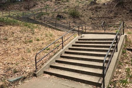 Image for skate spot Golden Bear Recreation Center Rail thumbnail 2