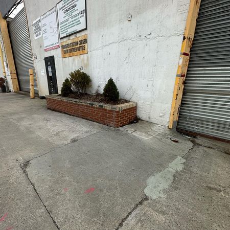 Preview image for Maspeth Ave - Brick Ledge