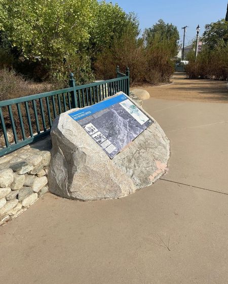 Preview image for Vincent Lugo Park - Sign Banks