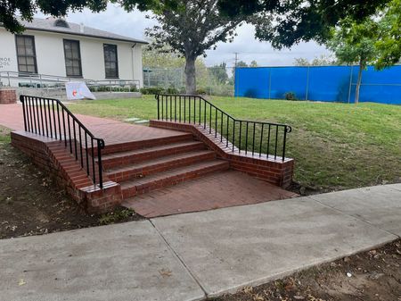 Preview image for Ivanhoe Elementary School - 4 Stair Kink Rail