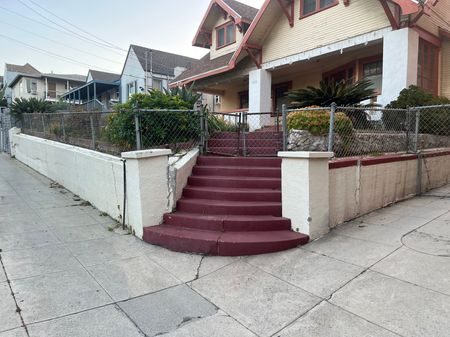 Preview image for Sanborn Ave - 10 Stair Fence Gap