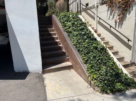 Preview image for Strathmore Dr - 12 Stair Ride On Hubba