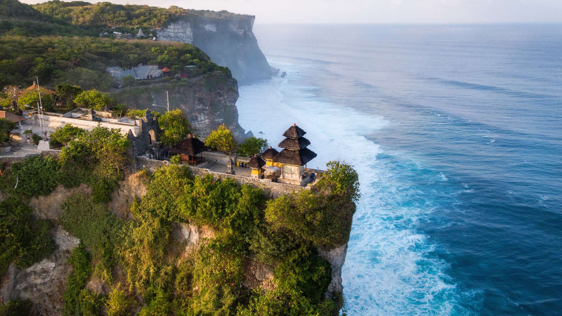 Uluwatu Tapınağı'nın büyüsüne kapılacaksınız.