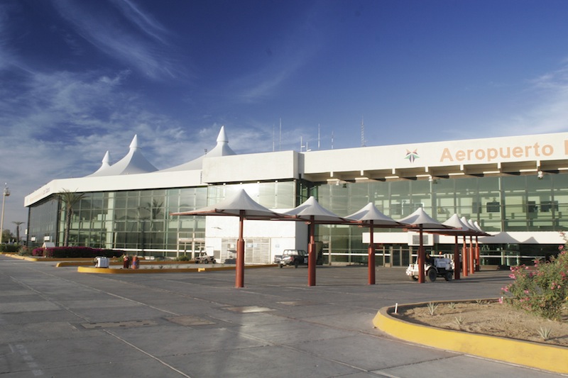 Nearest airport to Cabo San Lucas: