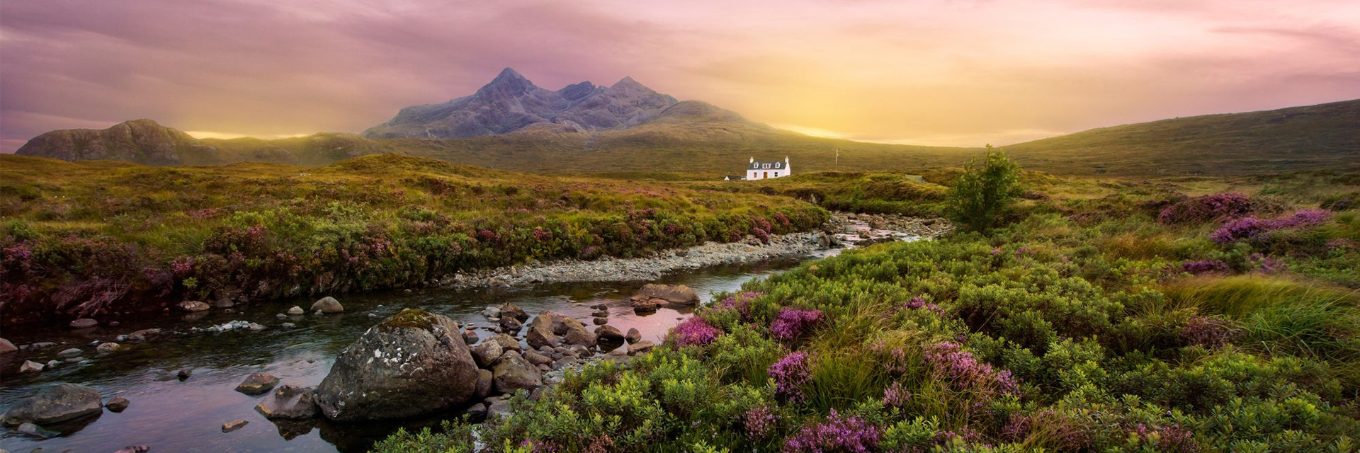 Scenic mountain vacations with panoramic views and quiet alpine trails