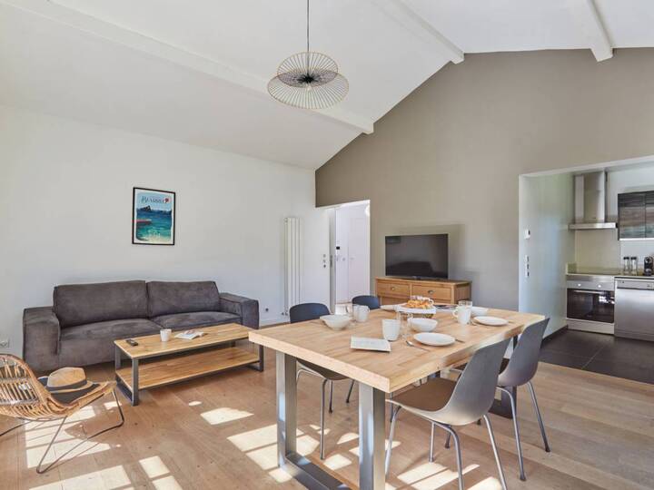 Domaine de Lana 4-Bed Retreat, Urrugne Villa 1002