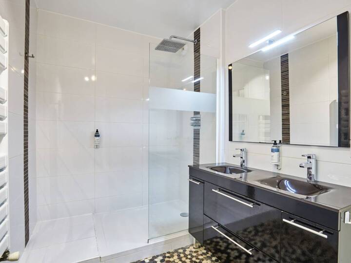 Domaine de Lana 4-Bed Retreat, Urrugne Villa 1002