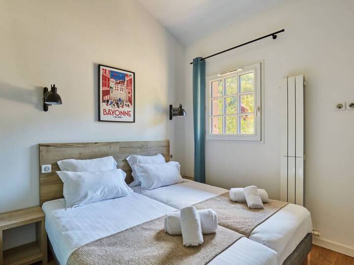 Domaine de Lana 4-Bed Retreat, Urrugne Villa 1002