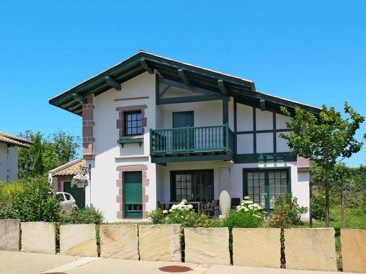 Domaine de Lana 4-Bed Retreat, Urrugne Villa 1002